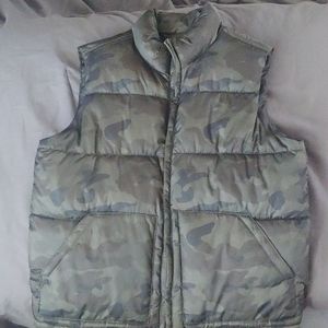 Old Navy boys puffer vest